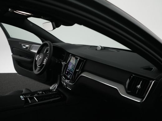 Volvo  V60 T8 Plug-in hybrid AWD Ultra Dark Bowers & Wilkins | Stoelventilatie & Massage | Head-Up | Panoram... ActivLease financial lease