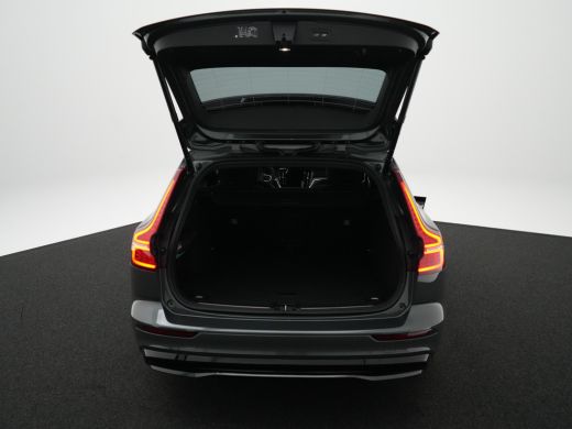 Volvo  V60 T8 Plug-in hybrid AWD Ultra Dark Bowers & Wilkins | Stoelventilatie & Massage | Head-Up | Panoram... ActivLease financial lease