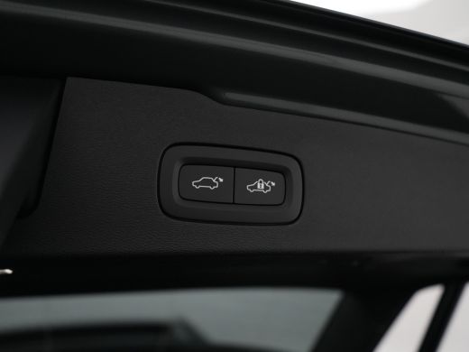 Volvo  V60 T8 Plug-in hybrid AWD Ultra Dark Bowers & Wilkins | Stoelventilatie & Massage | Head-Up | Panoram... ActivLease financial lease