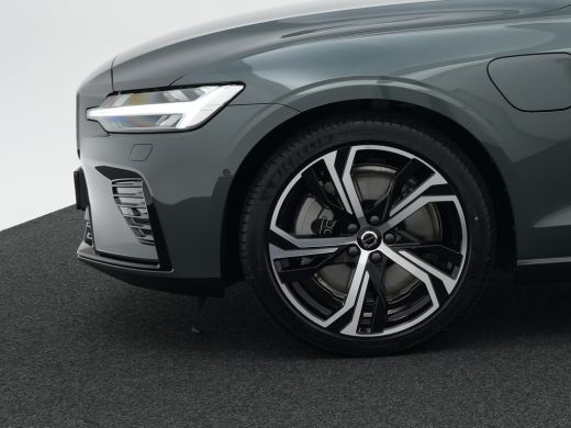 Volvo  V60 T8 Plug-in hybrid AWD Ultra Dark Bowers & Wilkins | Stoelventilatie & Massage | Head-Up | Panoram... ActivLease financial lease