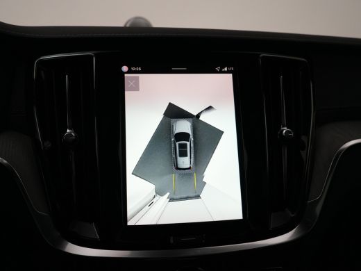 Volvo  V60 T8 Plug-in hybrid AWD Ultra Dark Bowers & Wilkins | Stoelventilatie & Massage | Head-Up | Panoram... ActivLease financial lease