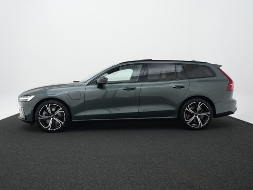 Volvo  V60 T8 Plug-in hybrid AWD Ultra Dark Bowers & Wilkins | Stoelventilatie & Massage | Head-Up | Panoram... ActivLease financial lease