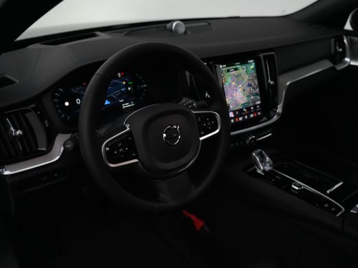 Volvo  V60 T8 Plug-in hybrid AWD Ultra Dark Bowers & Wilkins | Stoelventilatie & Massage | Head-Up | Panoram... ActivLease financial lease