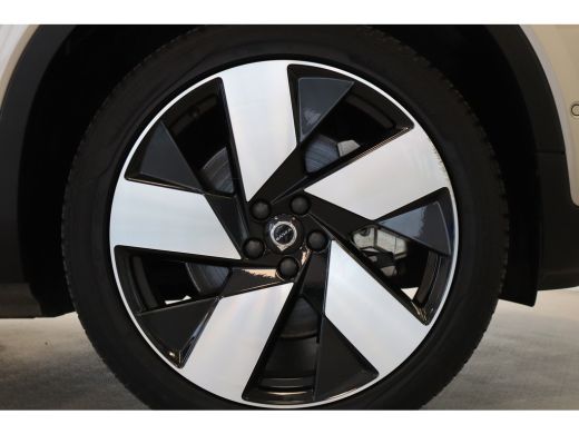 Volvo  XC40 Recharge 231PK Ultimate 70kWh | Getint Glas | HK Audio | 360 | Adap Cruise | Memory | 20'' ActivLease financial lease