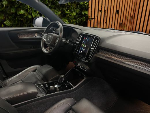 Volvo  XC40 Recharge P8 AWD R-Design Pano Trekhaak Elktr.stoelen Harman&Kardon ActivLease financial lease