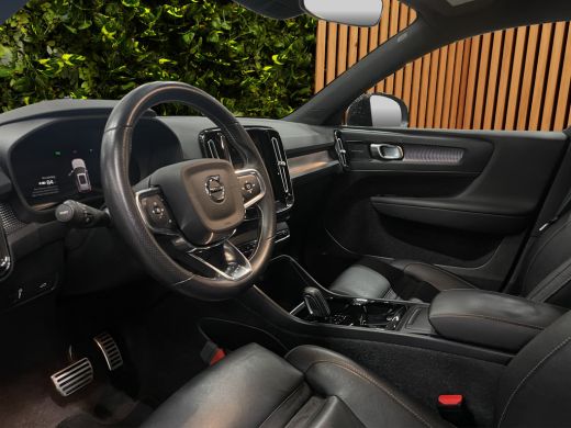 Volvo  XC40 Recharge P8 AWD R-Design Pano Trekhaak Elktr.stoelen Harman&Kardon ActivLease financial lease