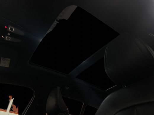 Volvo  XC40 Recharge P8 AWD R-Design Pano Trekhaak Elktr.stoelen Harman&Kardon ActivLease financial lease