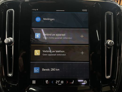 Volvo  XC40 Recharge P8 AWD R-Design Pano Trekhaak Elktr.stoelen Harman&Kardon ActivLease financial lease