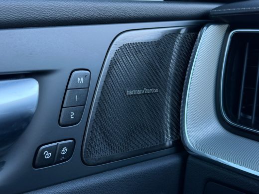 Volvo  XC60 2.0 T6 Plug-in hybrid AWD Ultimate Dark | Luchtvering | Harman/Kardon | HU-Display | Camera | ActivLease financial lease