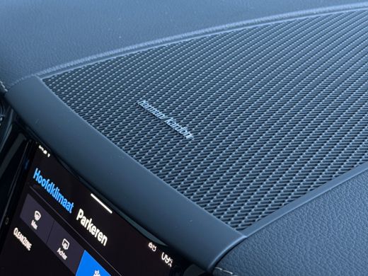 Volvo  XC60 2.0 T6 Plug-in hybrid AWD Ultimate Dark | Luchtvering | Harman/Kardon | HU-Display | Camera | ActivLease financial lease