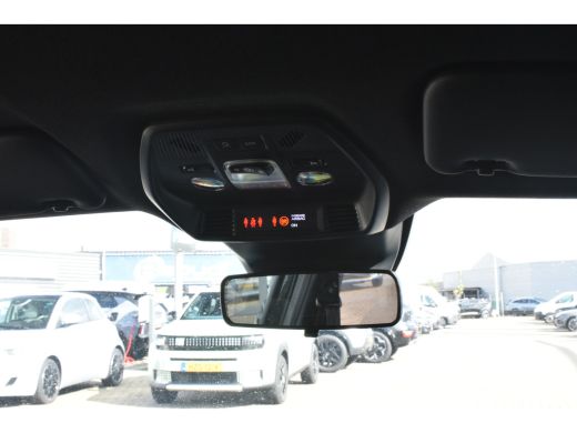 Fiat Grande Panda Icon | 10,25" touchscreen radio met Bluetooth, DAB & USB | Airconditioning handmatig | Cruise Con... ActivLease financial lease