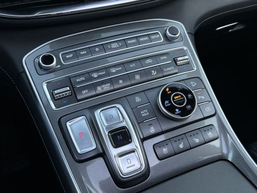 Hyundai Santa Fe 1.6 T-GDI PHEV Premium Plus Sky | Trekhaak | Leder | Pano | Krell Audio ActivLease financial lease