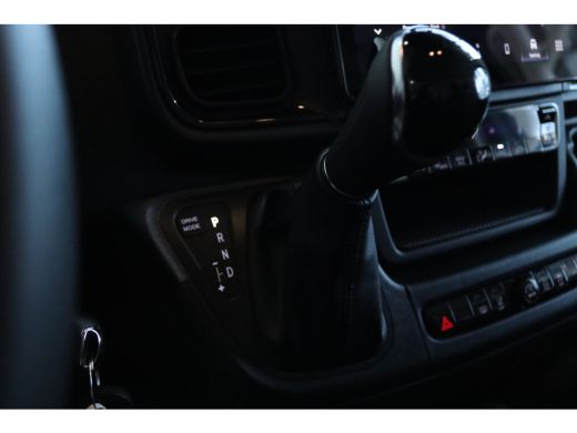 Peugeot Boxer 2.2 BlueHDi 180 S&S L3H2 3.5t Zwaar HD | Cruise Control | Camera | Navi | Betimmering | Carplay |... ActivLease financial lease