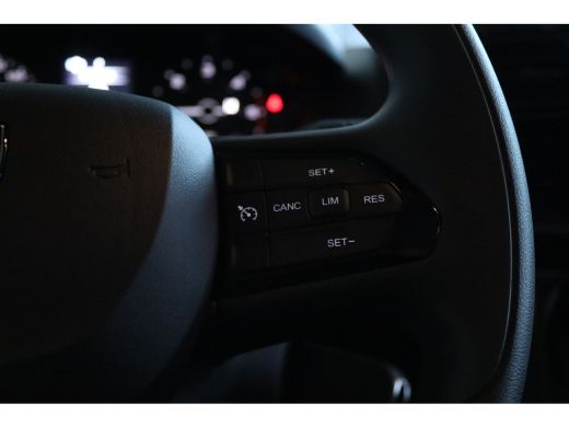 Peugeot Boxer 2.2 BlueHDi 180 S&S L3H2 3.5t Zwaar HD | Cruise Control | Camera | Navi | Betimmering | Carplay |... ActivLease financial lease