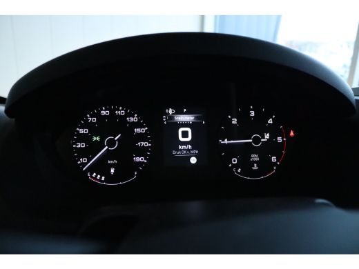 Peugeot Boxer 2.2 BlueHDi 180 S&S L3H2 3.5t Zwaar HD | Cruise Control | Camera | Navi | Betimmering | Carplay |... ActivLease financial lease