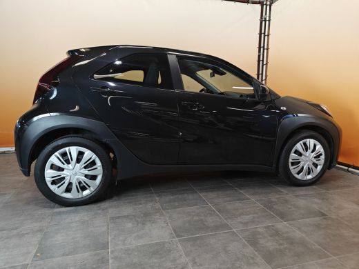 Toyota Aygo 1.0 VVT-i MT Play led | adaptive cruise ActivLease financial lease