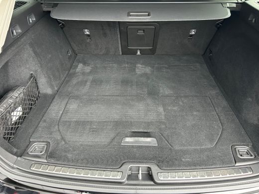 Volvo  V60 2.0 B3 Plus Dark | Pilot Assist | Black pakket | Memory | Stuurwiel verwarmd | Camera | ActivLease financial lease