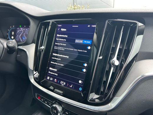 Volvo  V60 2.0 B3 Plus Dark | Pilot Assist | Black pakket | Memory | Stuurwiel verwarmd | Camera | ActivLease financial lease