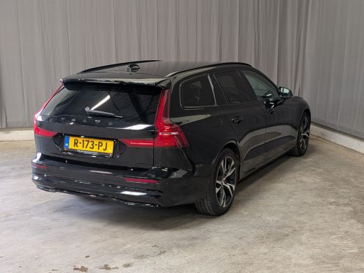 Volvo  V60 2.0 B3 Plus Dark | Pilot Assist | Black pakket | Memory | Stuurwiel verwarmd | Camera | ActivLease financial lease