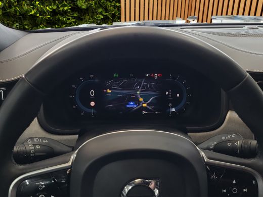 Volvo  V90 2.0 B4 R-Design Panoramadak Google! Harman&Kardon ActivLease financial lease