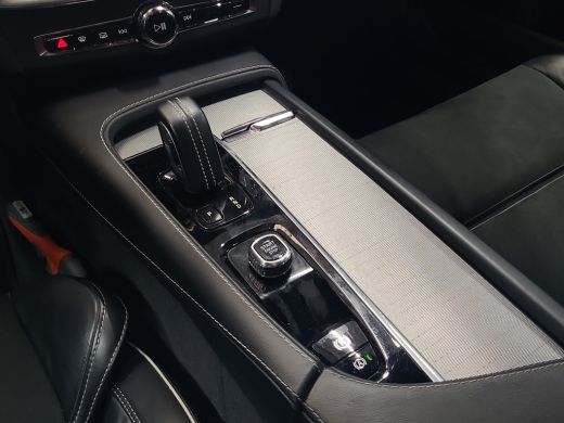 Volvo  V90 2.0 B4 R-Design Panoramadak Google! Harman&Kardon ActivLease financial lease