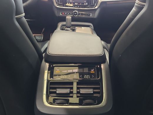 Volvo  V90 2.0 B4 R-Design Panoramadak Google! Harman&Kardon ActivLease financial lease