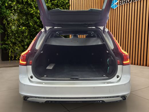 Volvo  V90 2.0 B4 R-Design Panoramadak Google! Harman&Kardon ActivLease financial lease