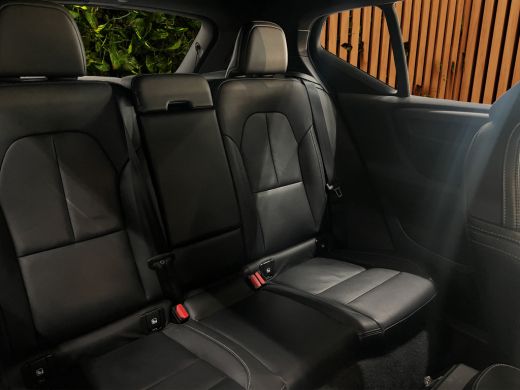 Volvo  XC40 Recharge P8 AWD R-Design Leder Stoel/stuurverwarming ActivLease financial lease