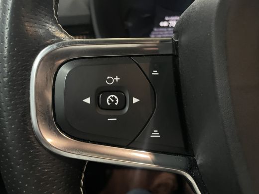 Volvo  XC40 Recharge P8 AWD R-Design Leder Stoel/stuurverwarming ActivLease financial lease