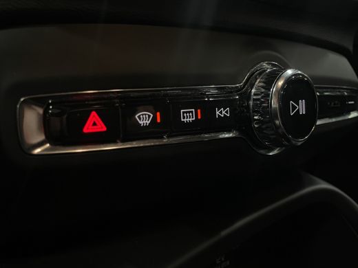 Volvo  XC40 Recharge P8 AWD R-Design Leder Stoel/stuurverwarming ActivLease financial lease