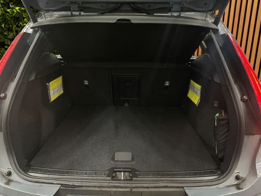 Volvo  XC40 Recharge P8 AWD R-Design Leder Stoel/stuurverwarming ActivLease financial lease