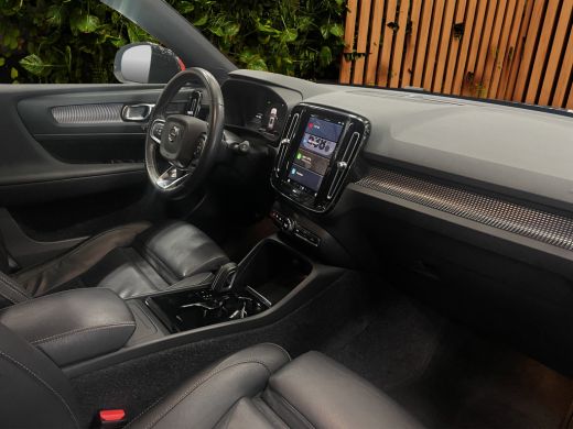 Volvo  XC40 Recharge P8 AWD R-Design Panoramadak Leder Harman&Kardon ActivLease financial lease