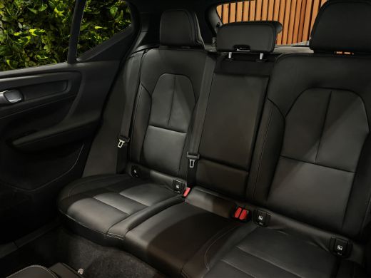 Volvo  XC40 Recharge P8 AWD R-Design Panoramadak Leder Harman&Kardon ActivLease financial lease