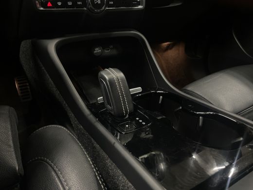 Volvo  XC40 Recharge P8 AWD R-Design Panoramadak Leder Harman&Kardon ActivLease financial lease