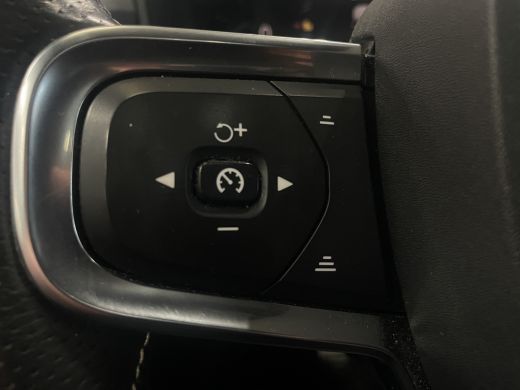 Volvo  XC40 Recharge P8 AWD R-Design Panoramadak Leder Harman&Kardon ActivLease financial lease