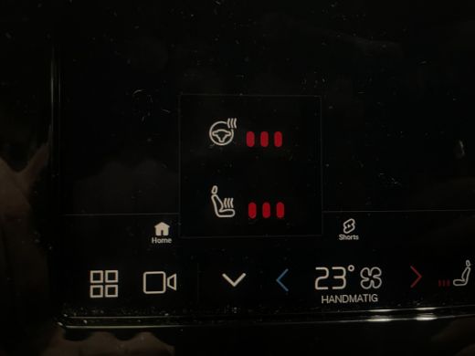 Volvo  XC40 Recharge P8 AWD R-Design Panoramadak Leder Harman&Kardon ActivLease financial lease