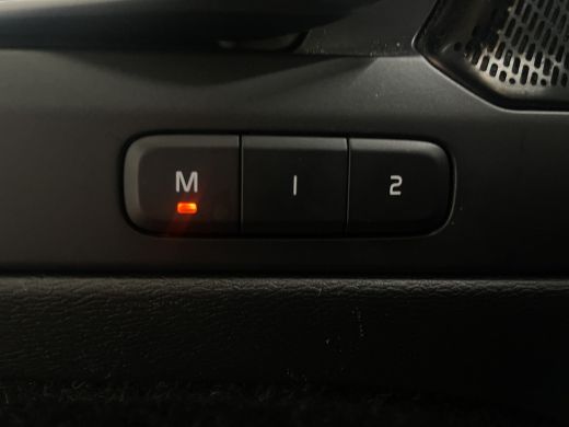 Volvo  XC40 Recharge P8 AWD R-Design Panoramadak Leder Harman&Kardon ActivLease financial lease