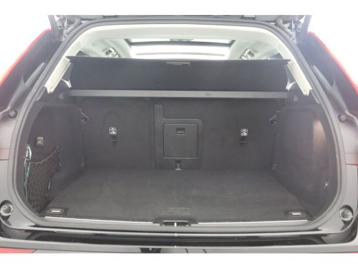 Volvo  XC60 2.0 T6 Plug-in hybrid AWD Plus Dark | Stoel + Stuur verwarming | Trekhaak | BLIS | 360 Camera ActivLease financial lease