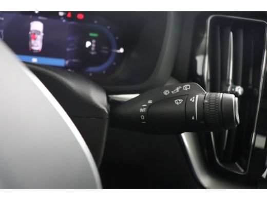 Volvo  XC60 2.0 T6 Plug-in hybrid AWD Plus Dark | Stoel + Stuur verwarming | Trekhaak | BLIS | 360 Camera ActivLease financial lease