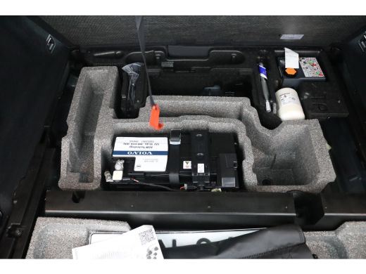 Volvo  XC60 2.0 T6 Plug-in hybrid AWD Plus Dark | Stoel + Stuur verwarming | Trekhaak | BLIS | 360 Camera ActivLease financial lease