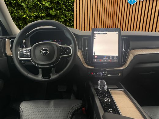Volvo  XC60 2.0 T6 Plug-in hybrid AWD Ultra Dark | Facelift! | Panoramadak | Stoelmassage/ventilatie | 22'' V... ActivLease financial lease