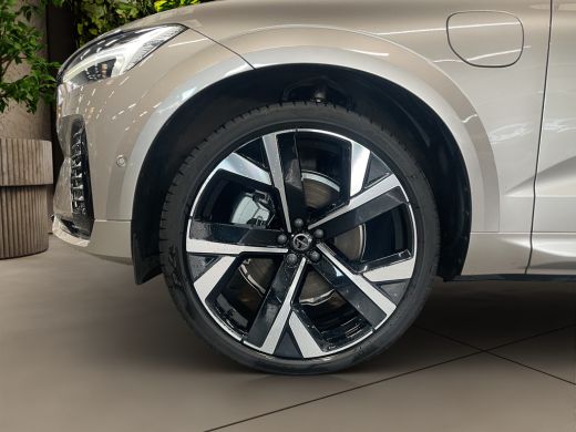 Volvo  XC60 2.0 T6 Plug-in hybrid AWD Ultra Dark | Facelift! | Panoramadak | Stoelmassage/ventilatie | 22'' V... ActivLease financial lease