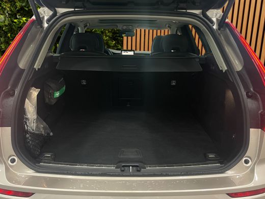 Volvo  XC60 2.0 T6 Plug-in hybrid AWD Ultra Dark | Facelift! | Panoramadak | Stoelmassage/ventilatie | 22'' V... ActivLease financial lease