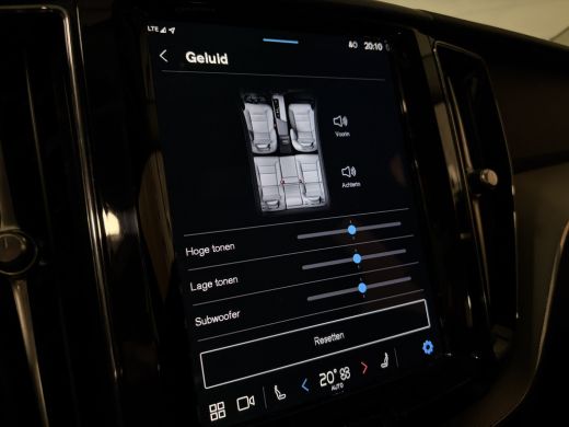 Volvo  XC60 T6 AWD Recharge Plus Bright Trekhaak | All Season banden | Adaptieve Cruise Control | Standkachel... ActivLease financial lease