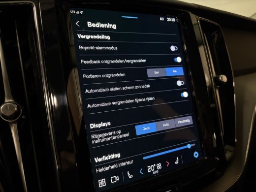 Volvo  XC60 T6 AWD Recharge Plus Bright Trekhaak | All Season banden | Adaptieve Cruise Control | Standkachel... ActivLease financial lease