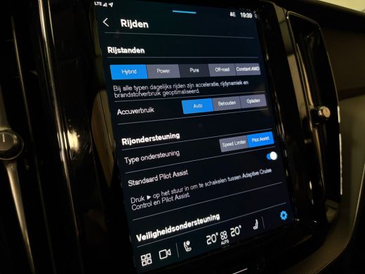 Volvo  XC60 T6 AWD Recharge Plus Dark | 360&deg; Camera | Adaptieve Cruise Control | Standkachel met Volvo On Cal... ActivLease financial lease