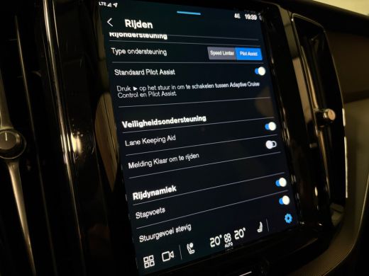 Volvo  XC60 T6 AWD Recharge Plus Dark | 360&deg; Camera | Adaptieve Cruise Control | Standkachel met Volvo On Cal... ActivLease financial lease