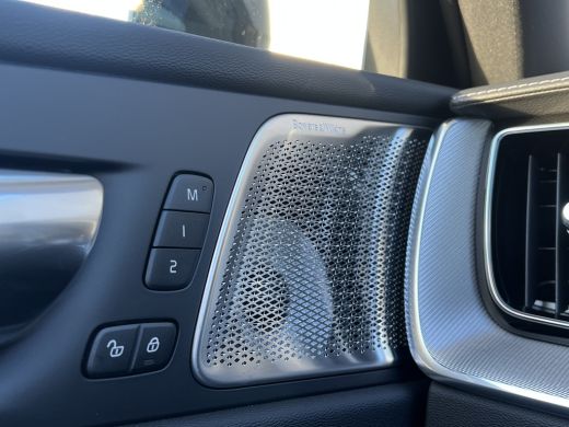 Volvo  XC60 T6 Plug-in hybrid AWD Ultra Black Edition | Bowers&Wilkins | Luchtvering | Panoramadak | 360 Came... ActivLease financial lease