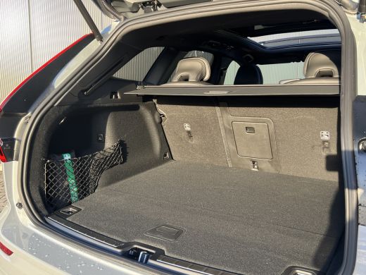 Volvo  XC60 T6 Plug-in hybrid AWD Ultra Black Edition | Bowers&Wilkins | Luchtvering | Panoramadak | 360 Came... ActivLease financial lease