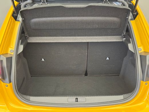 Peugeot 208 1.2 PureTech GT Panorama Dak | Camera | Digitaal Dashboard | Parkeersensoren Rondom | Climate | C... ActivLease financial lease